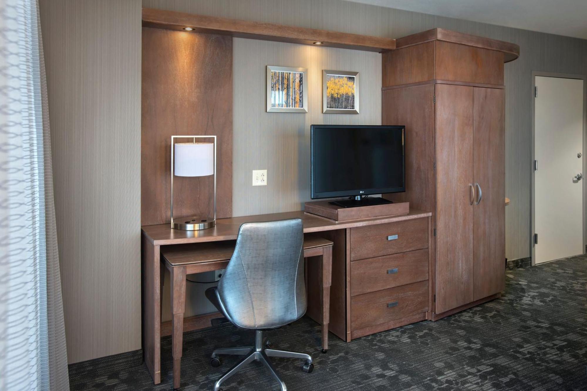 Courtyard By Marriott Philadelphia Hotel Lansdale