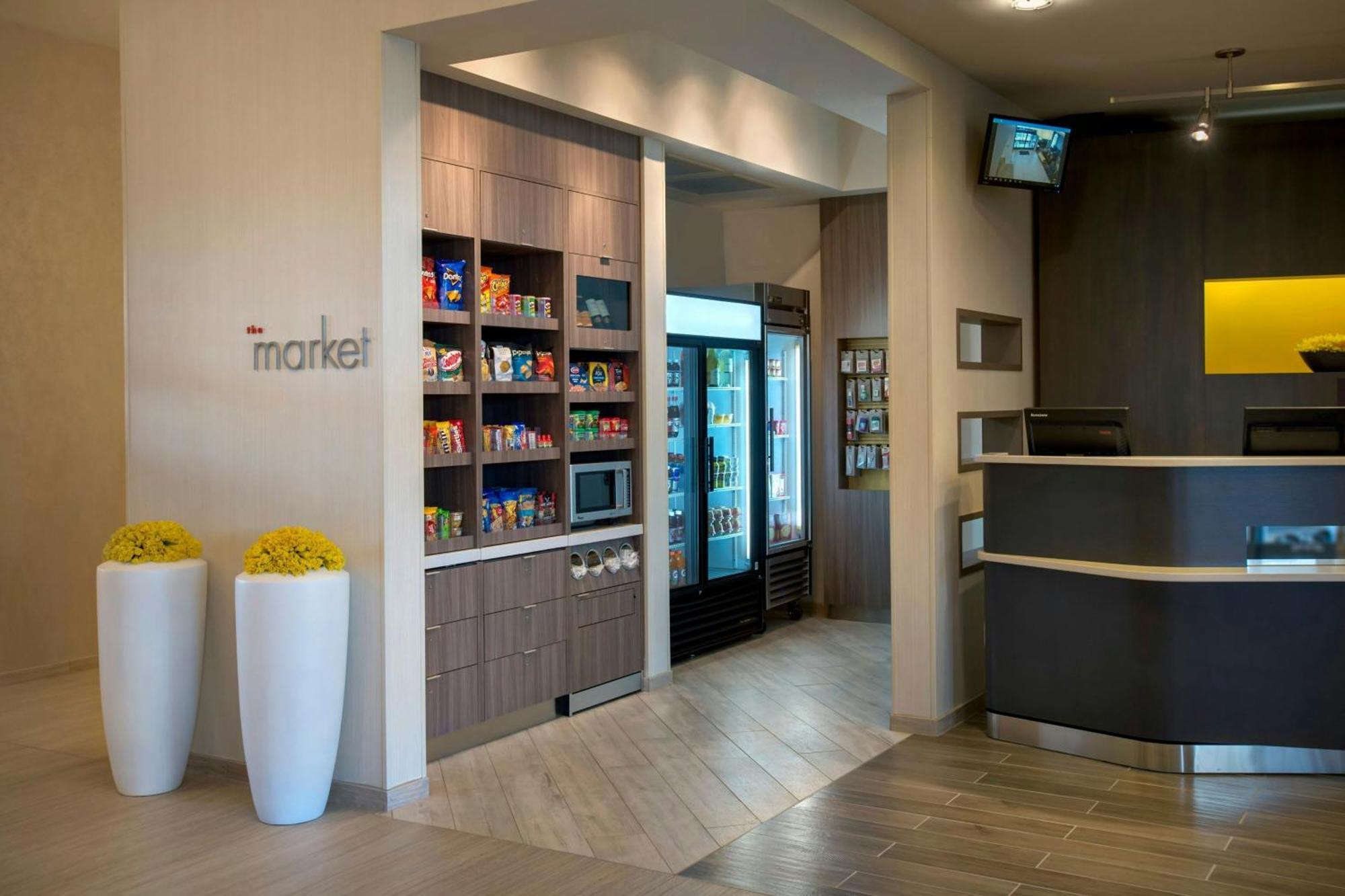 Courtyard By Marriott Philadelphia Hotel